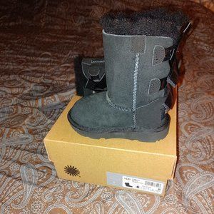 Ugg toddler Girls boot, black, size 6